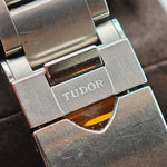 Load image into Gallery viewer, 21015328 Tudor Heritage Black Bay