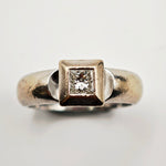 Load image into Gallery viewer, 21012907 White gold diamond ring.