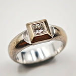 Load image into Gallery viewer, 21012907 White gold diamond ring.