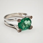 Load image into Gallery viewer, 21002021 18k White Gold Emerald Diamond Ring