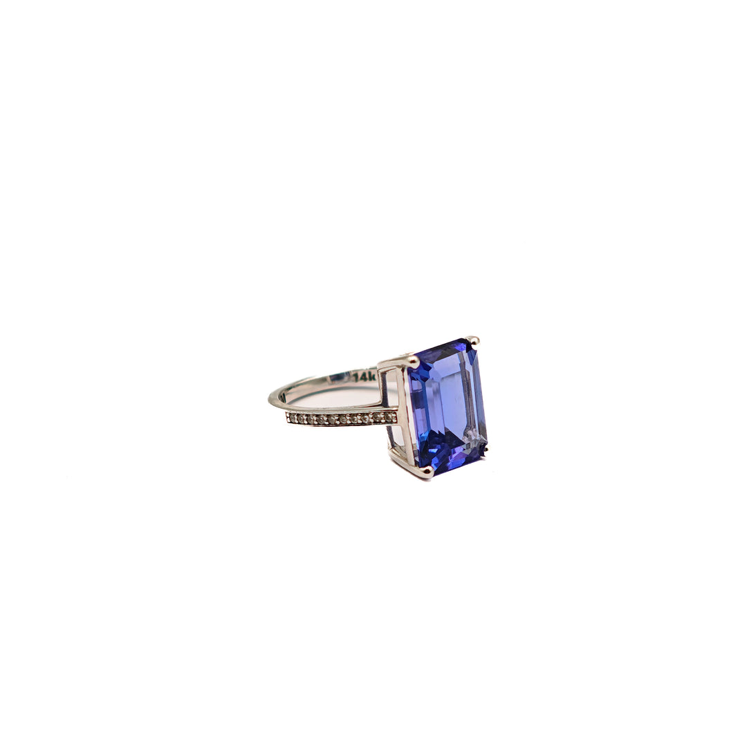 21004728 Tanzanite Solitaire Ring