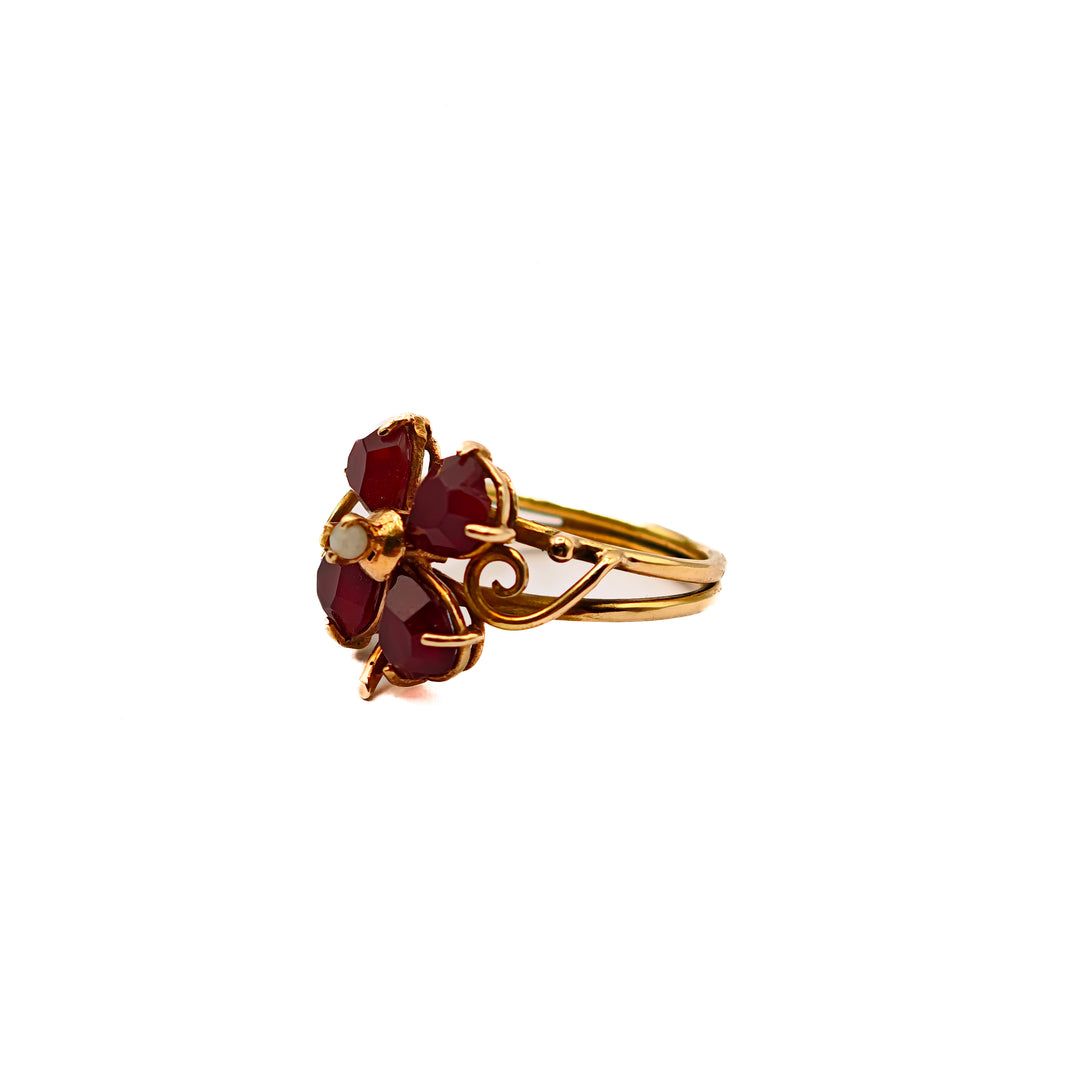 21006982 Clover Design Garnet Dress Ring