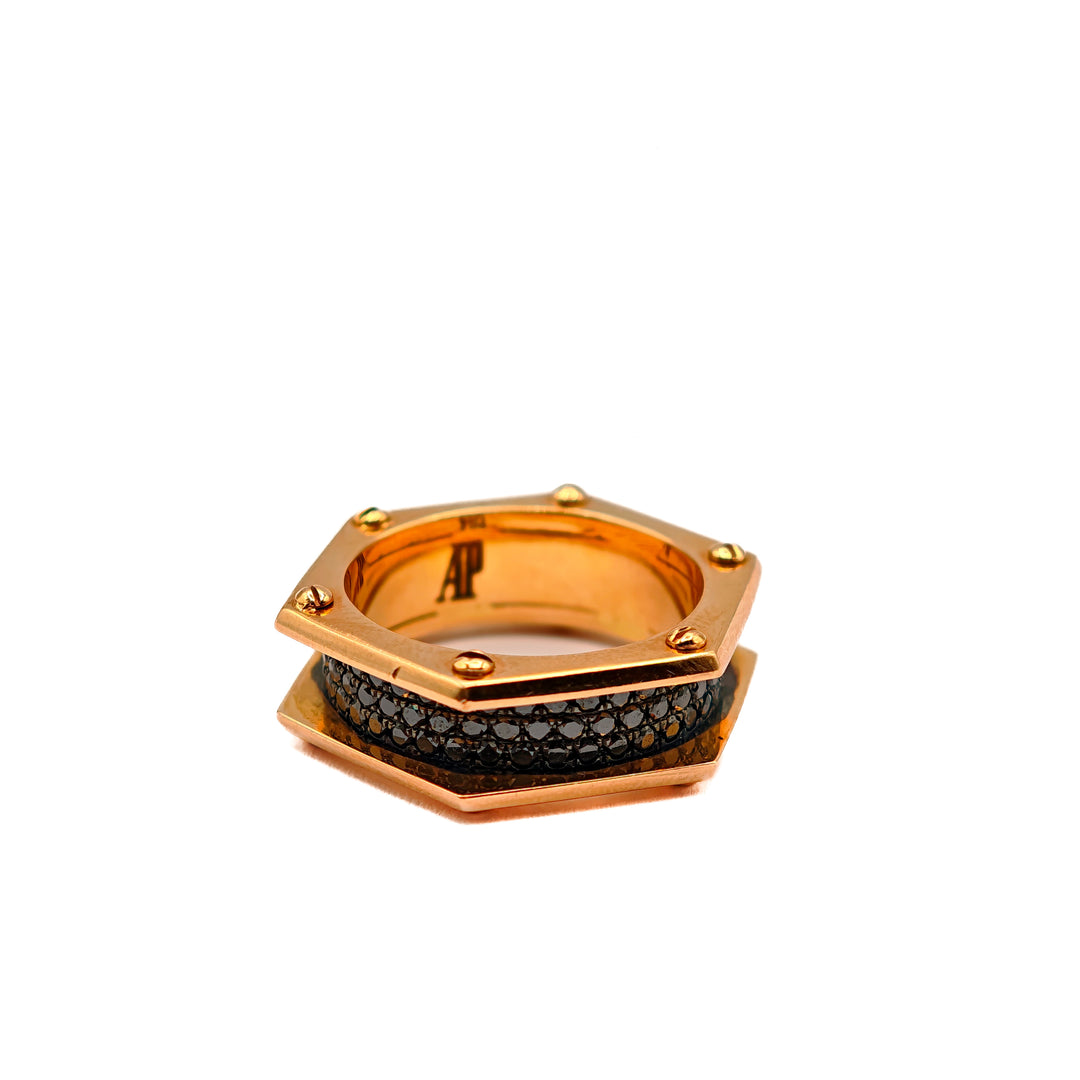 21022067 Gold and Black Diamond Ring