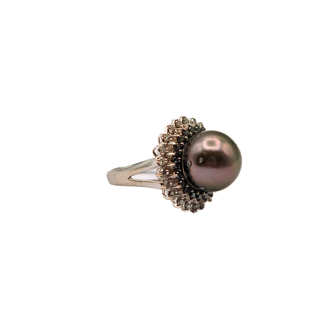 21015304 Grey Pearl and Diamond Ring