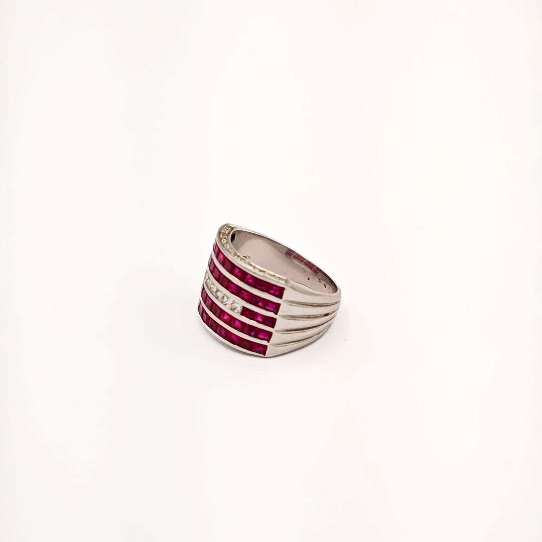 21008269 White Gold Ruby Ring