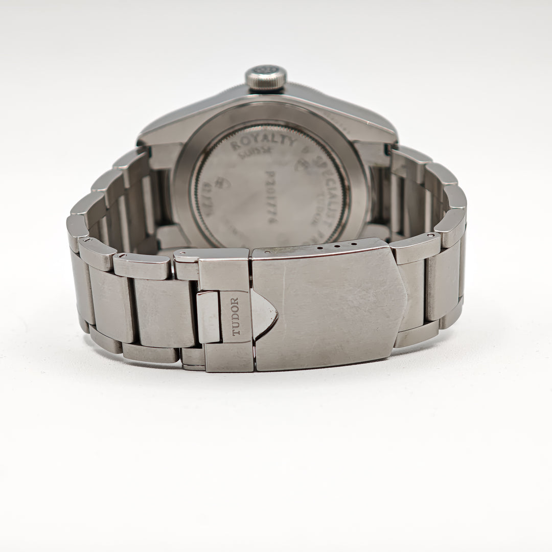 21015328 Tudor Heritage Black Bay