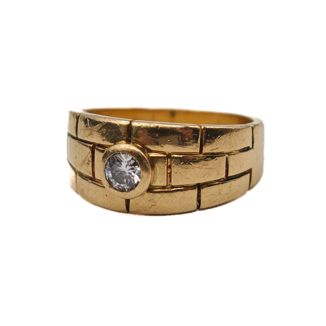 21012587 Diamond and Gold Signet Ring.