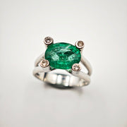 21002021 18k White Gold Emerald Diamond Ring
