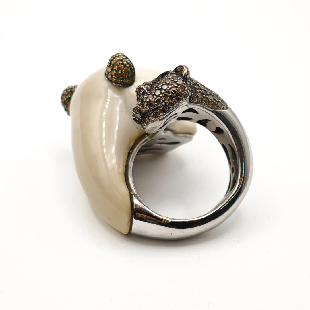 21008481 Vintage leopard diamond ring.